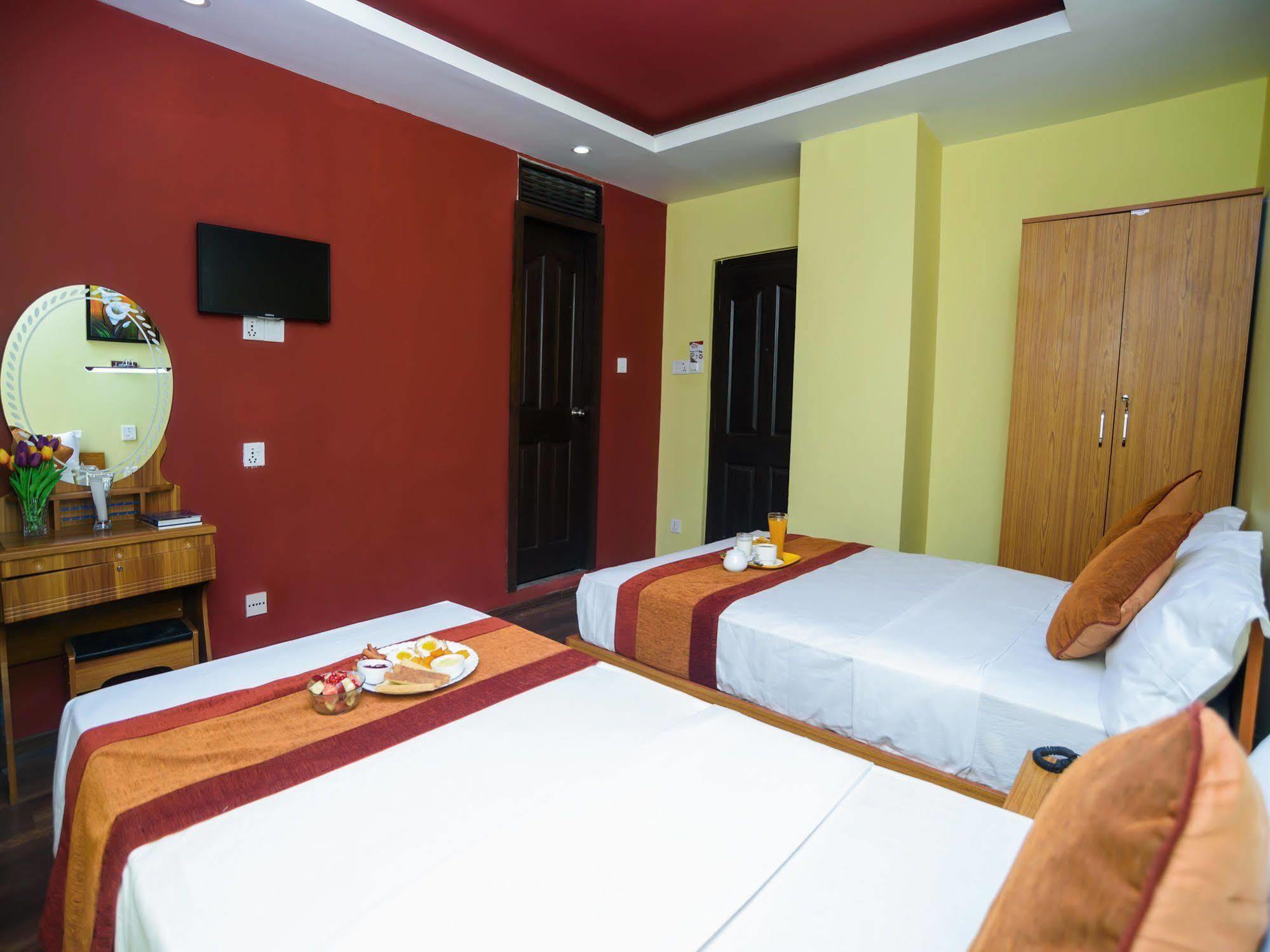 Oyo 105 Hotel Travel Inn Catmandu Exterior foto