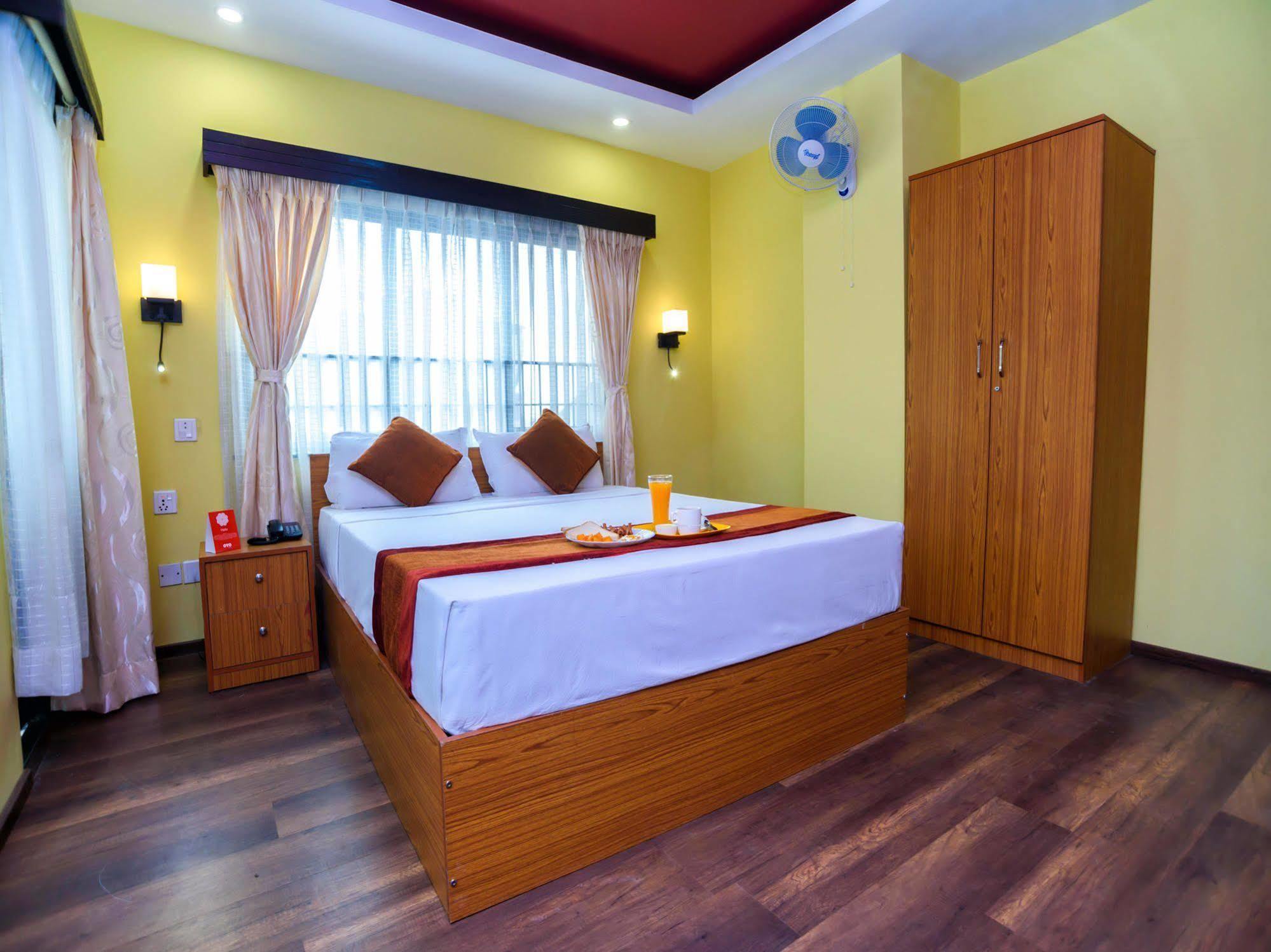 Oyo 105 Hotel Travel Inn Catmandu Exterior foto
