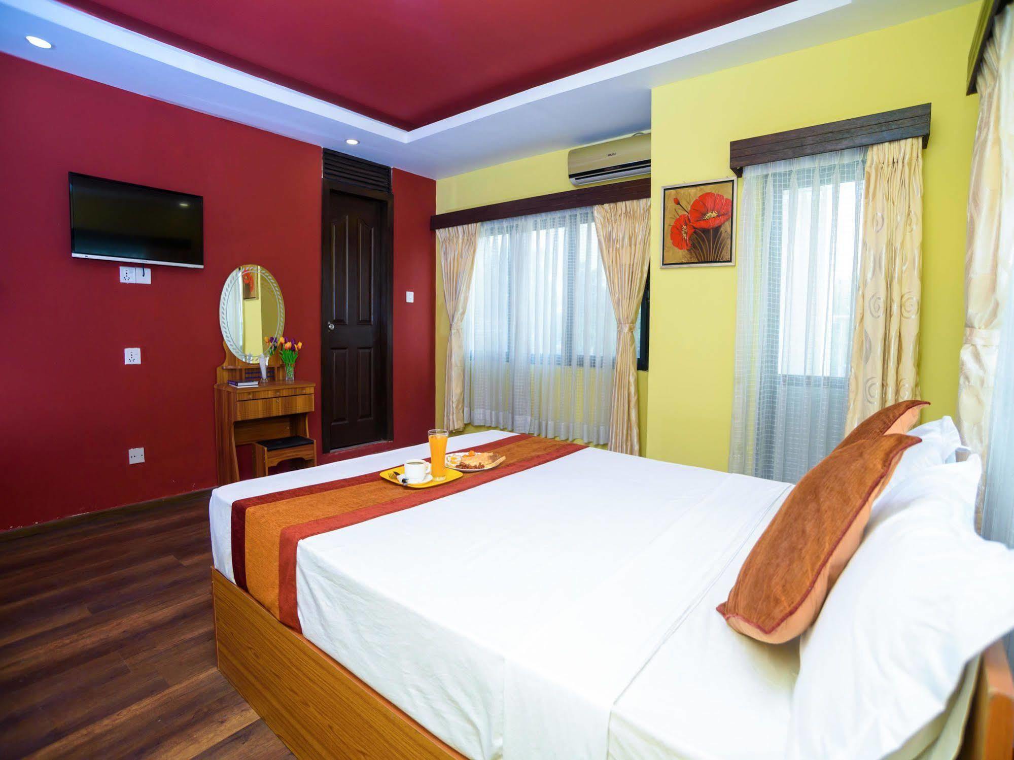 Oyo 105 Hotel Travel Inn Catmandu Exterior foto