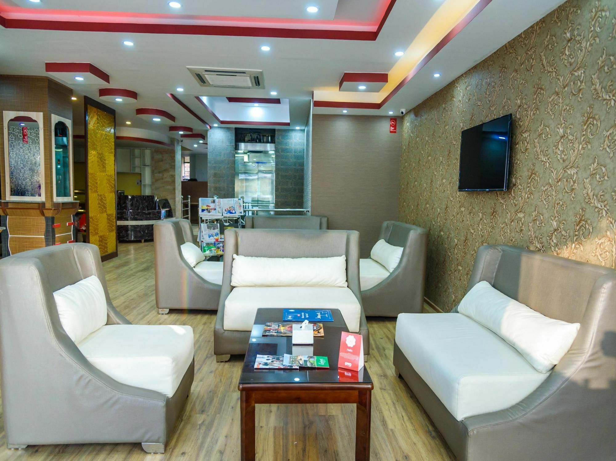 Oyo 105 Hotel Travel Inn Catmandu Exterior foto