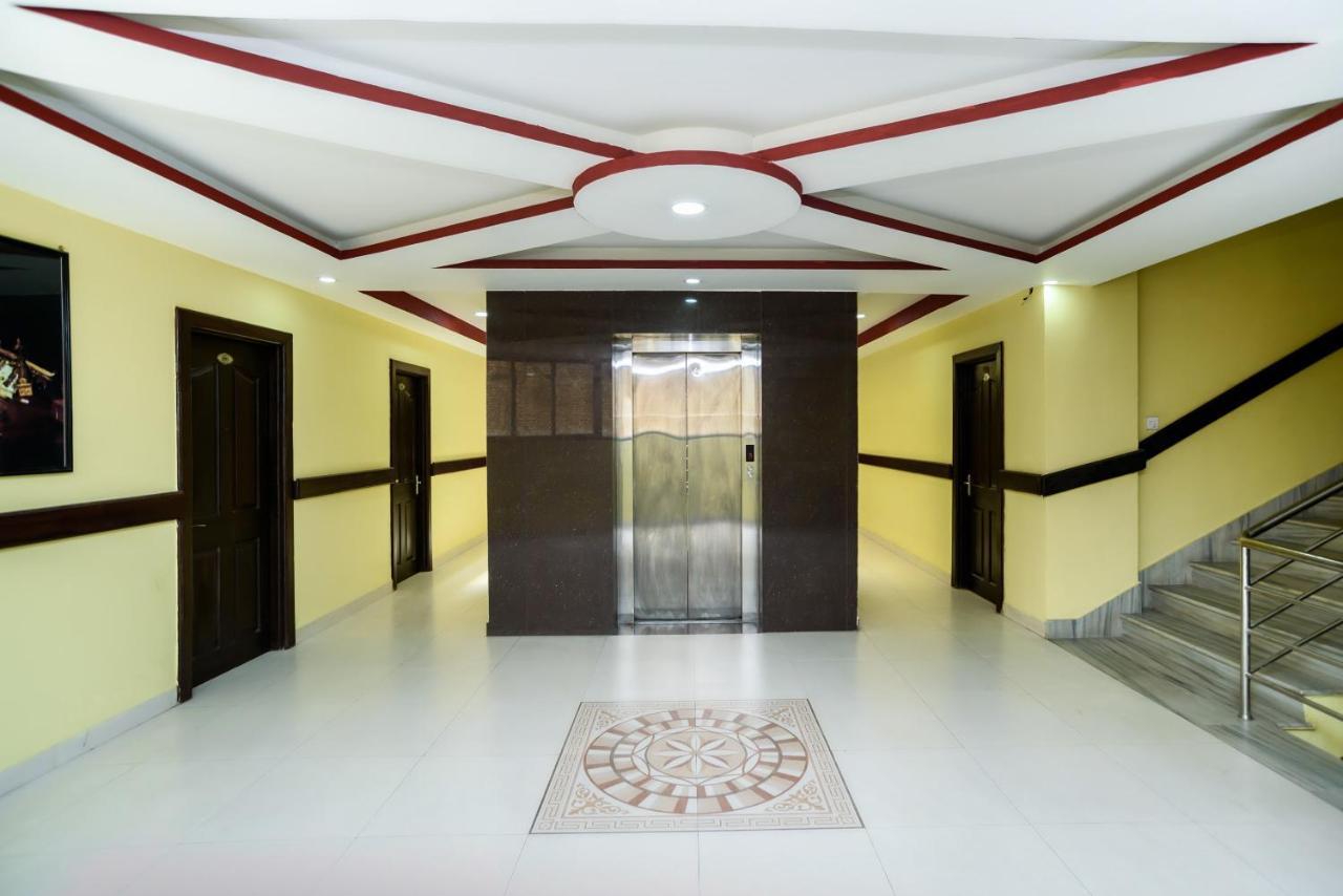 Oyo 105 Hotel Travel Inn Catmandu Exterior foto